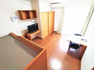 レオパレスえむてぃー【106号室】の居間