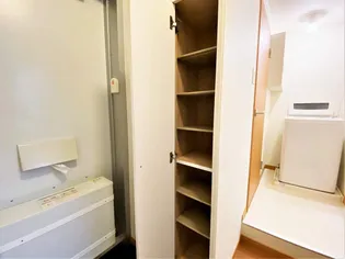 レオパレス源藤【204号室】の玄関