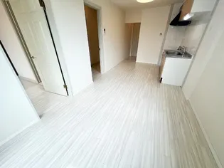 PURE RIVIERE【2階】の居間