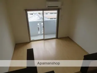 ラファエラ【202号室】の居間