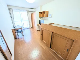 レオパレスアクエリウス【103号室】の居間