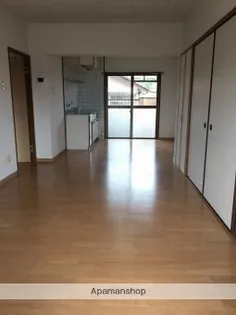 コーポラスハラダ【101号室】の居間