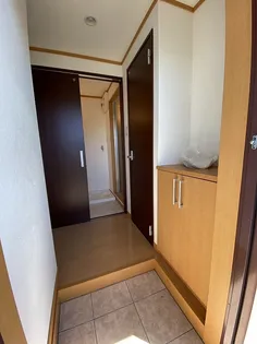 YKビレッジ恒久【303号室】の玄関