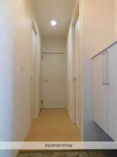 Y’S HILL A棟【202号室】の玄関