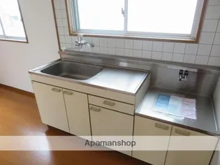 オーシャンハイツ【5階】のキッチン