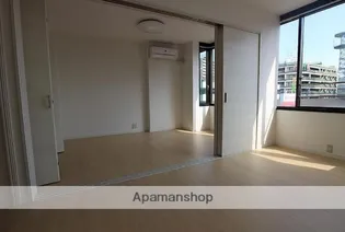 老松通りビル【501号室】の居間