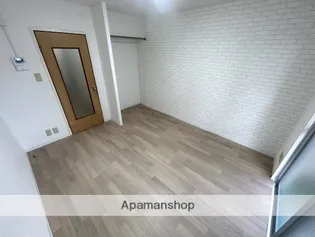 ライヴリー加納【212号室】の居間