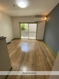 エレガンス木花Ⅱ【A203号室】の居間