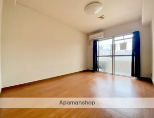 トーカンマンション山下町【1105号室】の居間