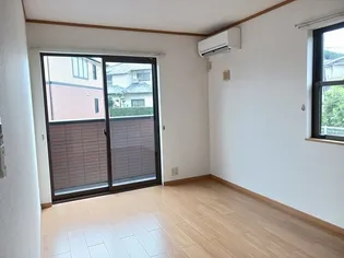 コリーヌ華Ⅱ【1階】の居間