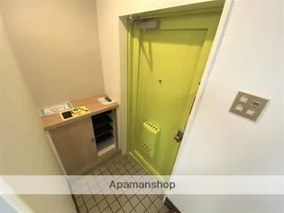 ゼブラビル【2階】の玄関