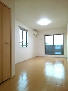 リバーサイド・グラースT【3階】の居間