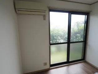 エスポワールA棟【1階】の居間