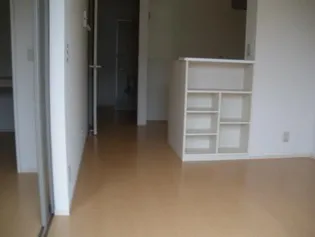 ローズガーデン【2階】の居間