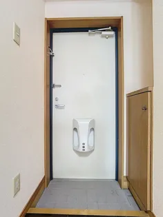 タウンパディ上之園【0505号室】の玄関