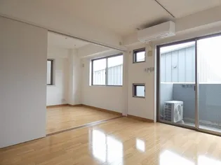 サンルーチェ薬師【0201号室】の居間