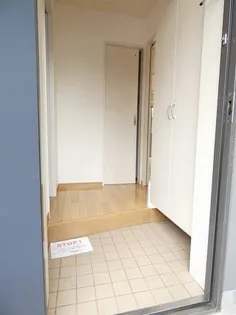 サンルーチェ薬師【0201号室】の玄関