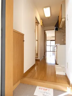 タウンパディ上之園【0205号室】の玄関