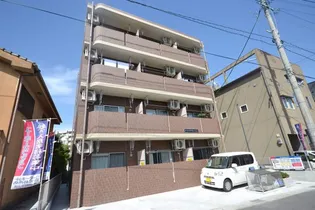 クリスタルメゾン【4階】の外観