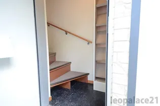 レオパレスフランシーズT&A【209号室】の玄関