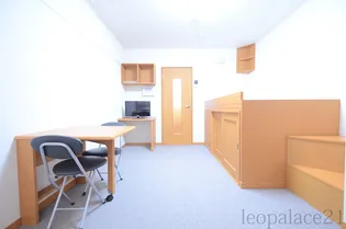 レオパレスドミール宮内【101号室】の居間