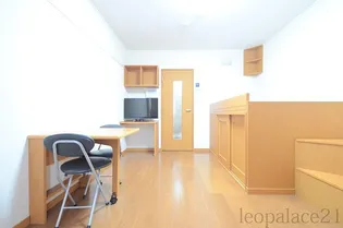 レオパレスドミール宮内【106号室】の居間