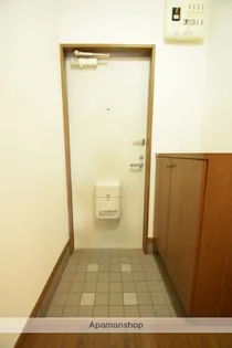 A Fプリベール【102号室】の玄関