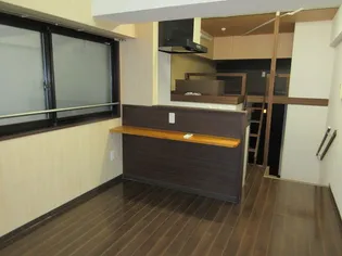 カレン照国【301号室】の居間