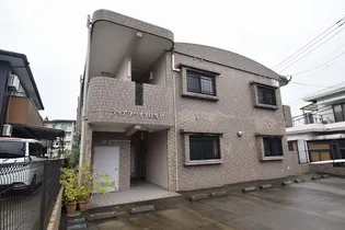 ティアラハイツ日当平【1階】の外観