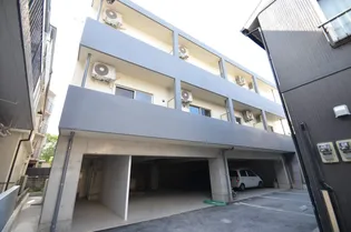 ラヴァンス荒田【201号室】の外観