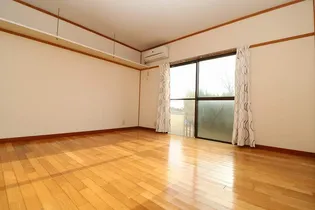 ハイツ花岡【2階】の居間