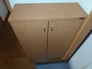 ライオネス【2階】の玄関