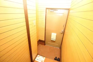 サンロード寿A棟【2階】の玄関