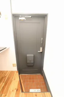 サンロード寿A棟【3階】の玄関