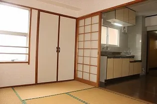 サンロード寿B棟【2階】の居間