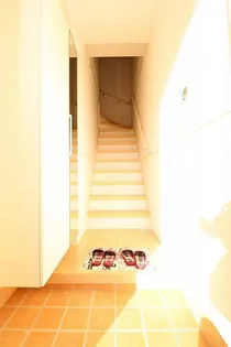 アップ テイル【2階】の玄関