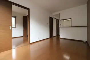 サンハイツ岡崎L【2階】の居間