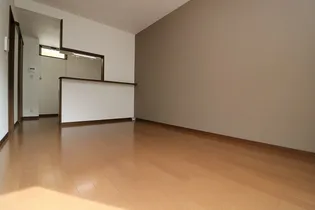 サンハイツ岡崎L【2階】の居間