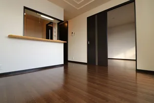 プレミエール A【1階】の居間