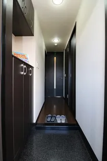 プレミエール A【1階】の玄関