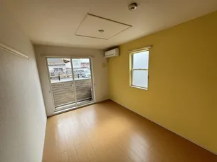 コンフォートヴィラ旭原Ⅰ号棟【1階】の居間