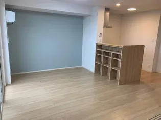 サニープレイス志布志 A棟【2階】の居間