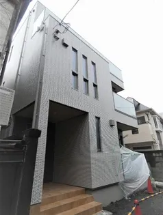 ルミエール本町【1階】の外観