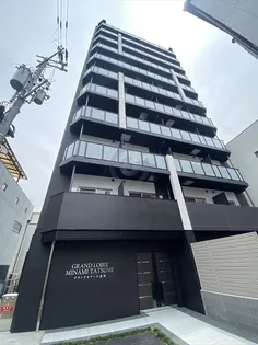 グランドロアール南巽【3階】の外観