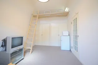 レオパレス春吉【1階】の居間