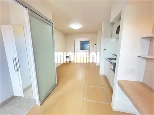 メゾン・ド・エドバシ I【1階】の居間