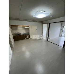 ハイマート屋島【10階】の居間