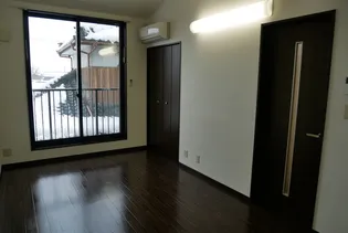 プラザ ドゥ エリーシャ【2階】の居間