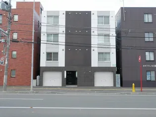 ライフジュエル学園前【3階】の外観