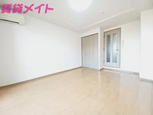 ユーハウス津【2階】の居間